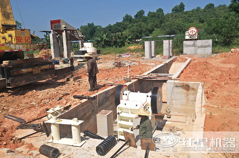 顎式破碎機安裝現場 顎式破碎機安裝現場