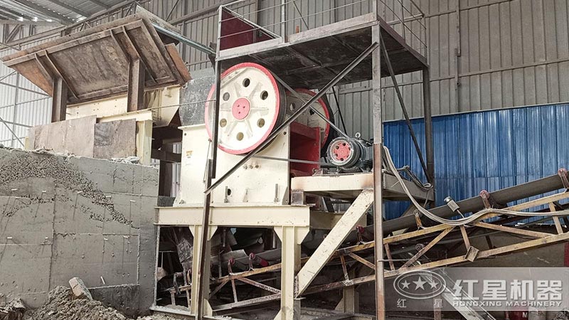 破碎機250x400自重多少噸？有全自動的嗎